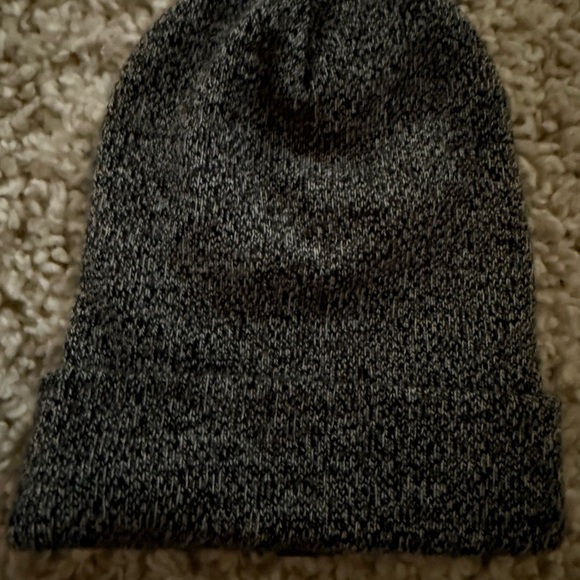 Carhartt Gray and White Knit Fall/Winter Beanie - Picture 4 of 4